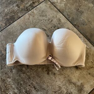 Victoria’s Secret body nude lined strapless Size 38D